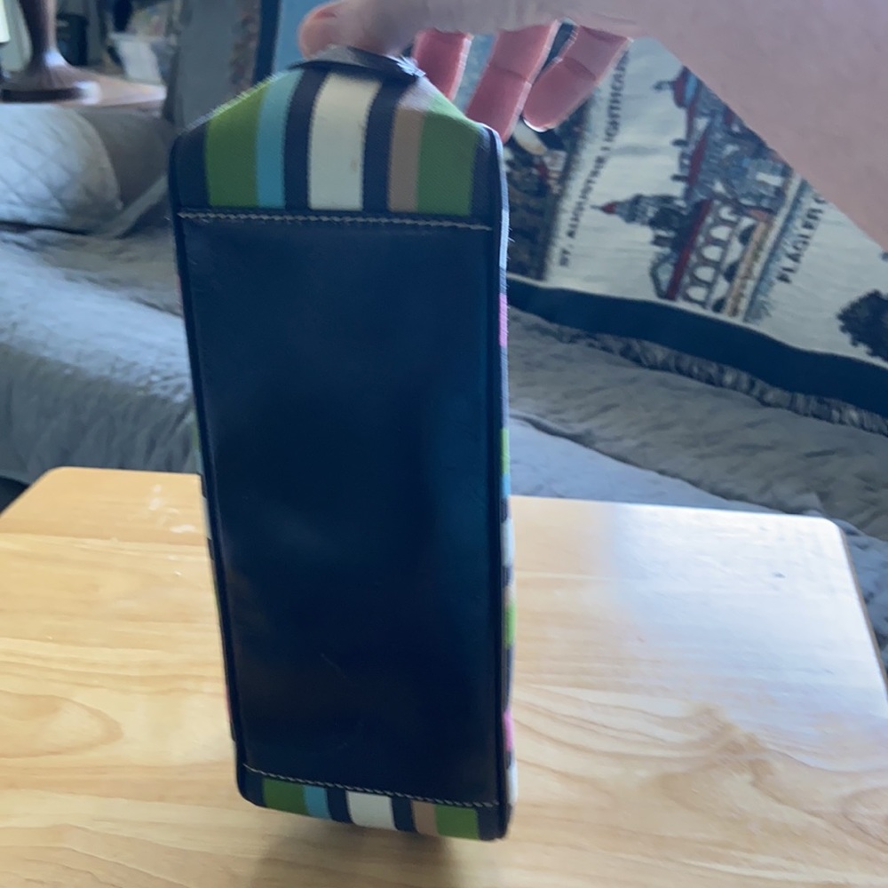 Kate spade purse 11 x 4 x 3. Suede lining - Picture 2 of 3